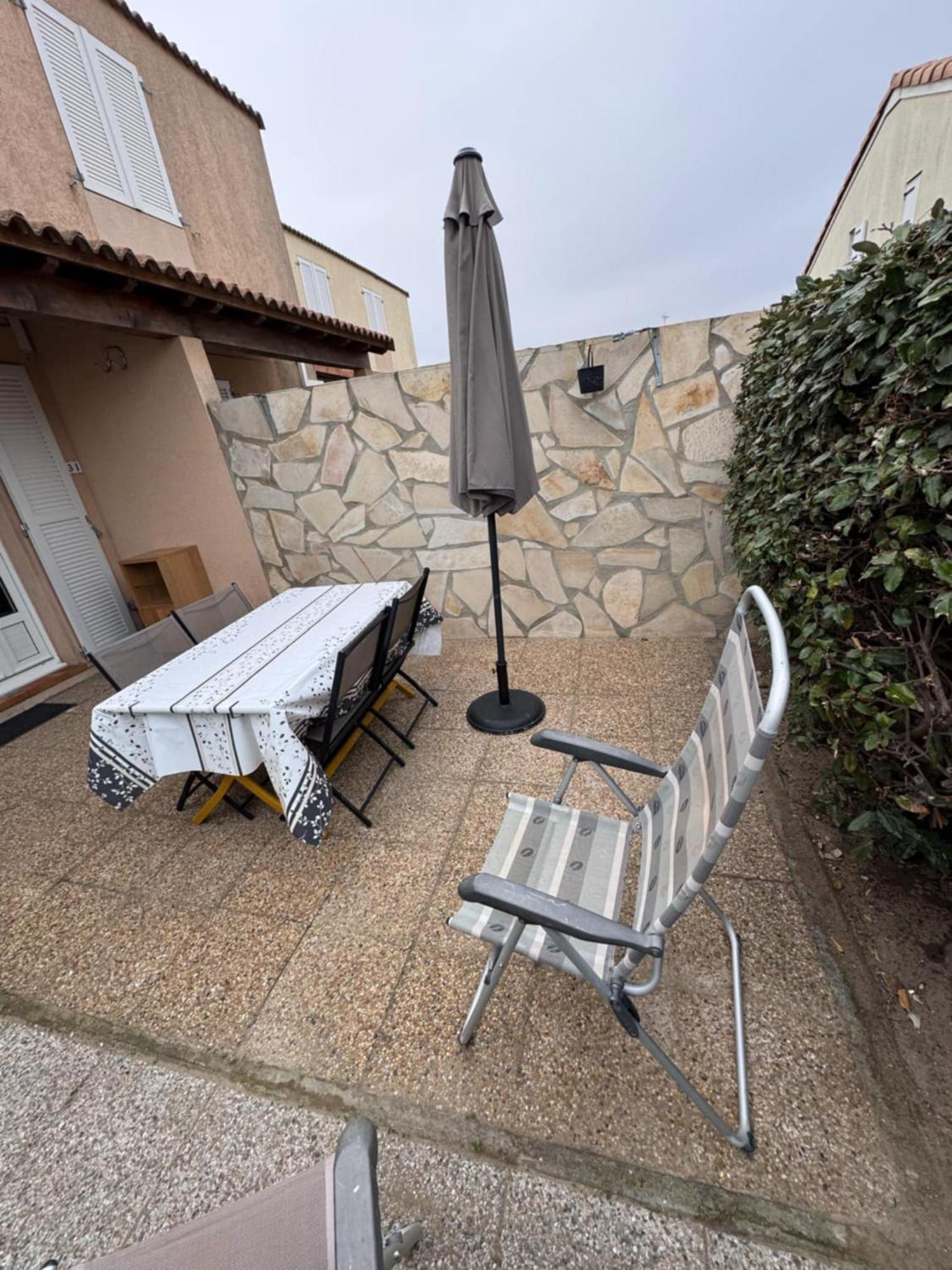 Villa Les Marines D'Helios Le Castellas Exterior foto